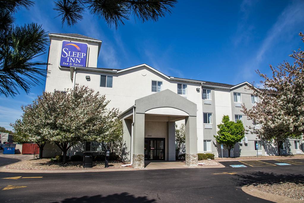 Sleep Inn and Suites Davenport