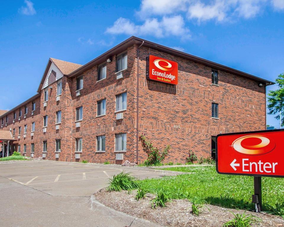 Econo Lodge Inn and Suites Bettendorf-Davenport