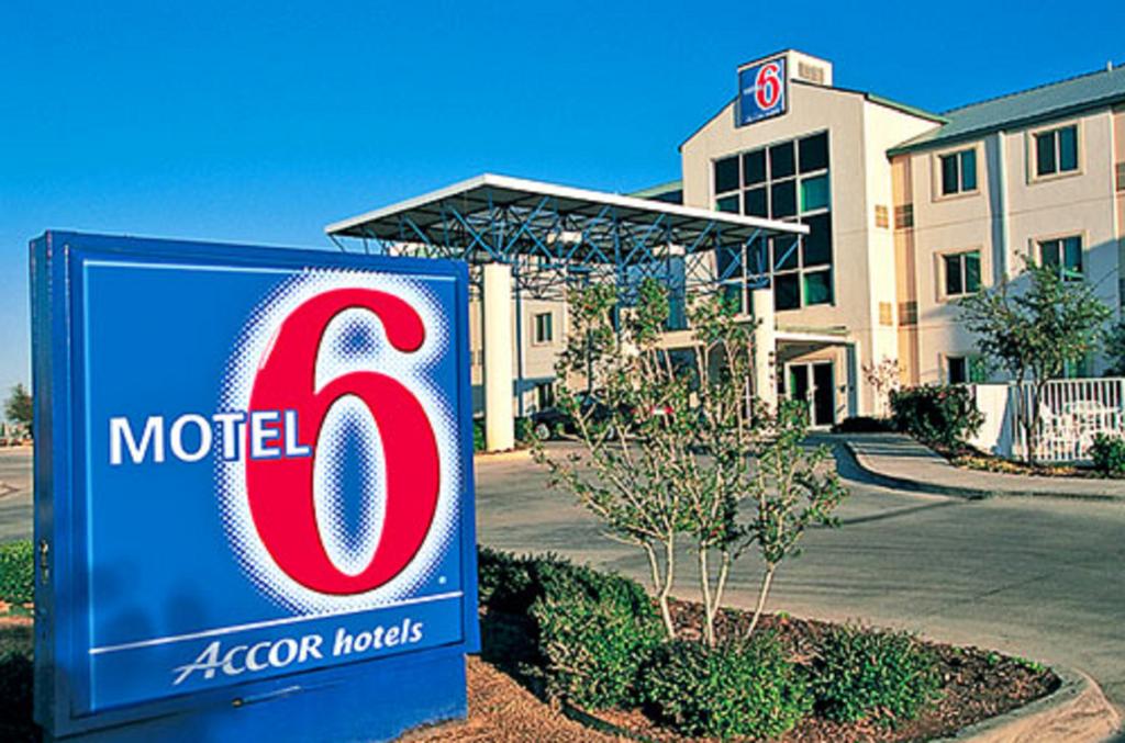 Motel 6 Arkadelphia AR