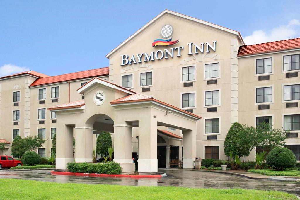 Baymont Inn and Suites Conroe