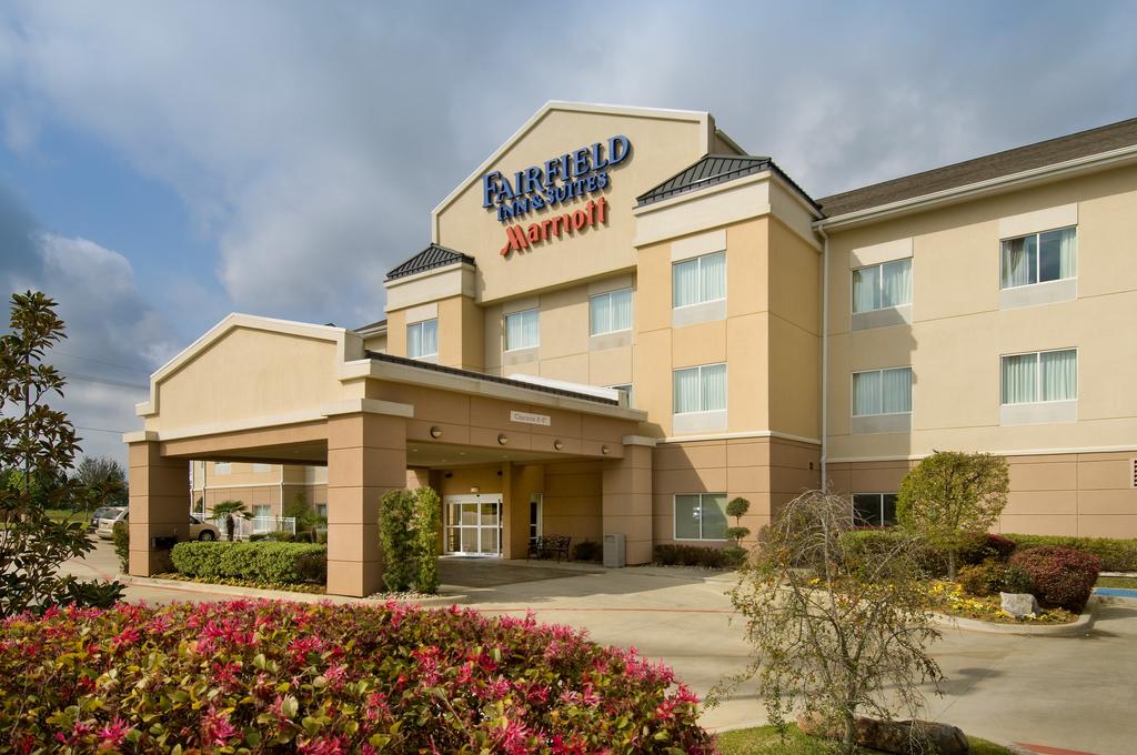 Fairfield Inn and Suites Marshall