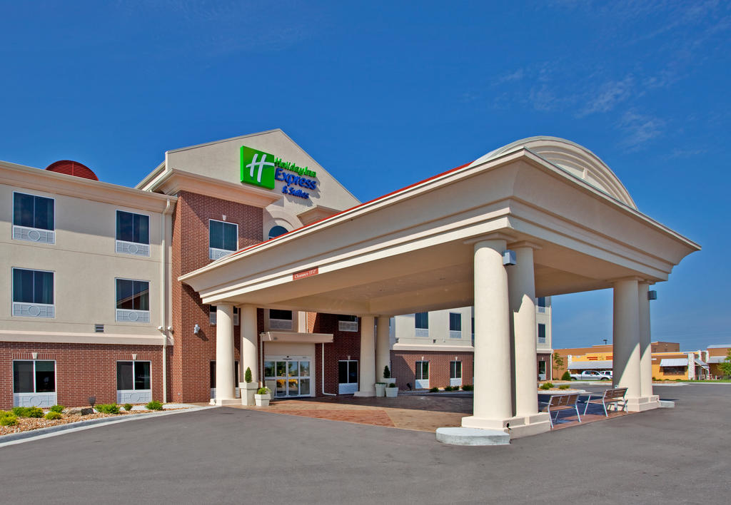 Holiday Inn Express Suites Sedalia