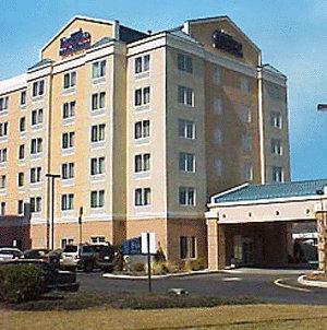 Fairfield Inn and Suites Woodbridge