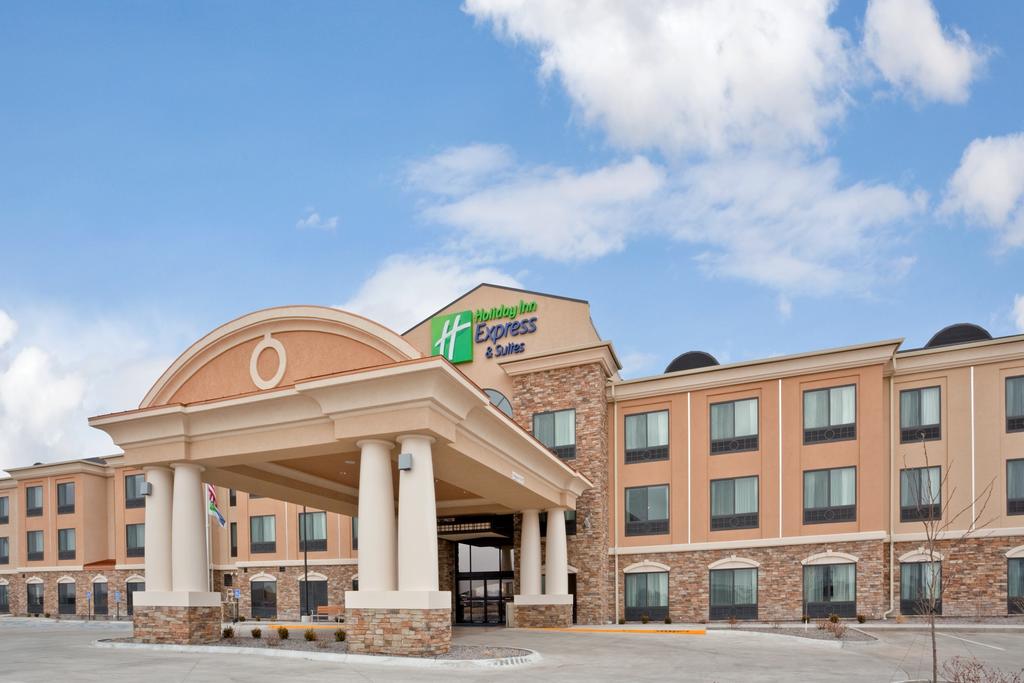 Holiday Inn Express Suites Hays