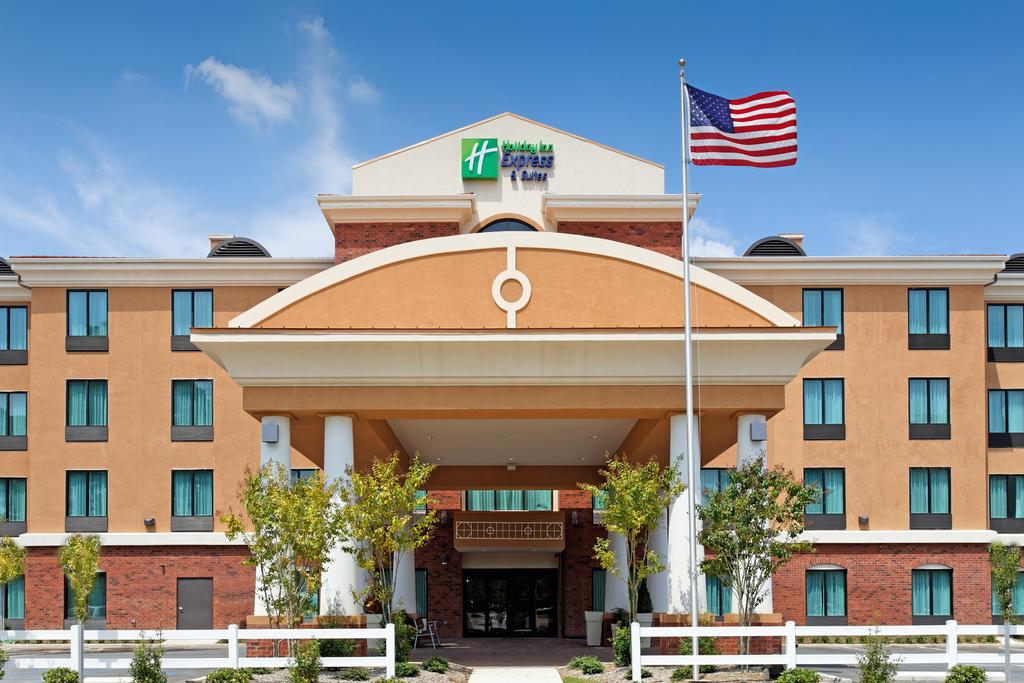 Holiday Inn Express Suites Gulf Shores