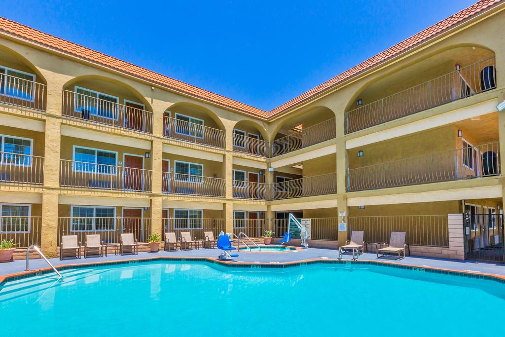 BEST WESTERN San Diego Miramar Hotel