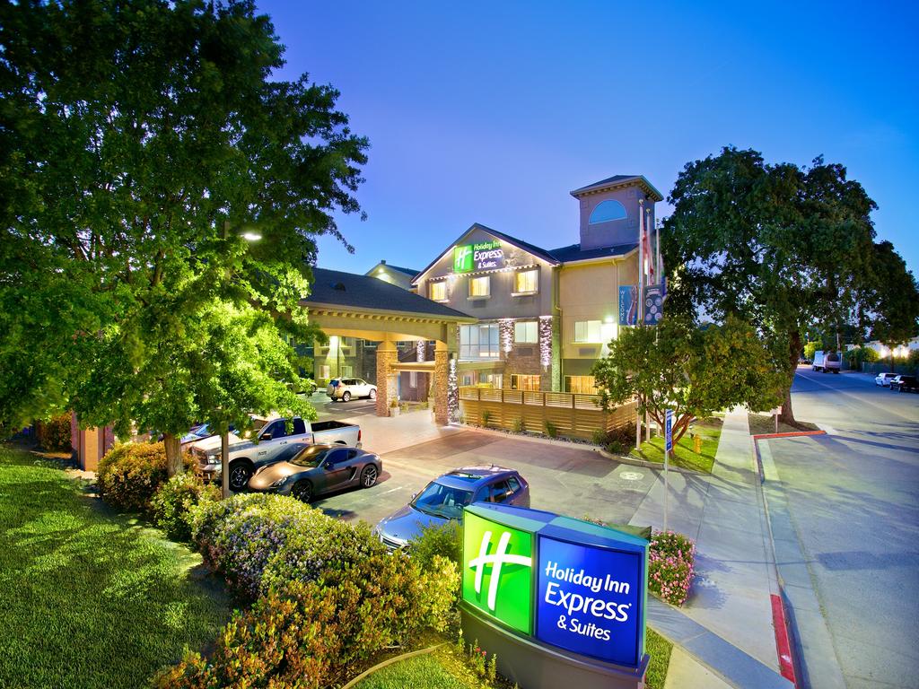 Holiday Inn Exp Ste Paso Roble