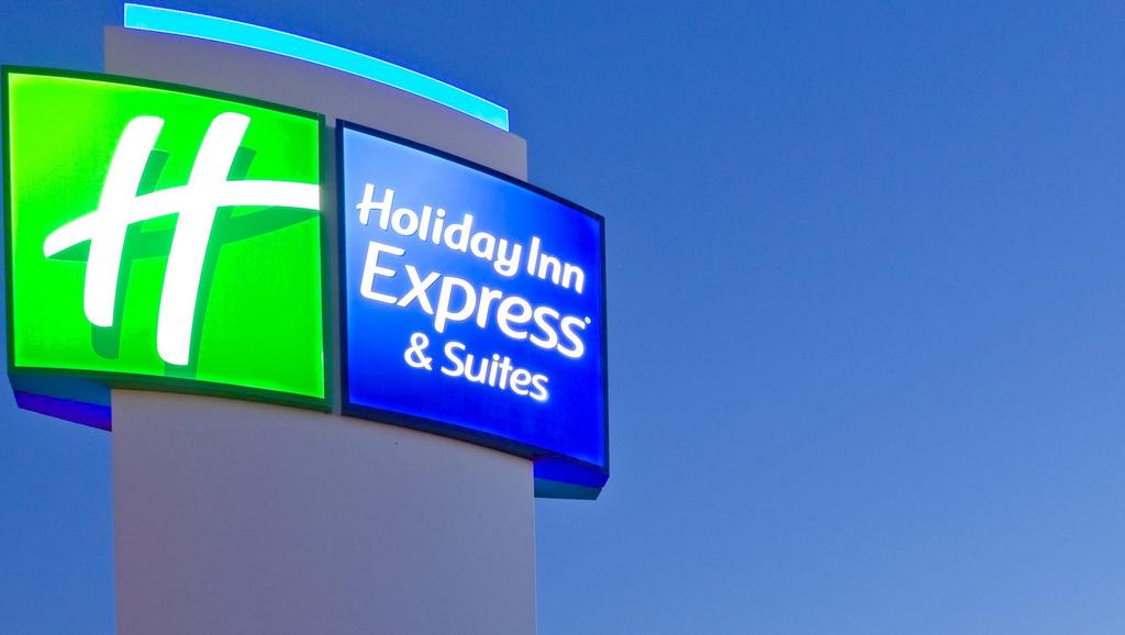 Holiday Inn Express and Suites Toledo West