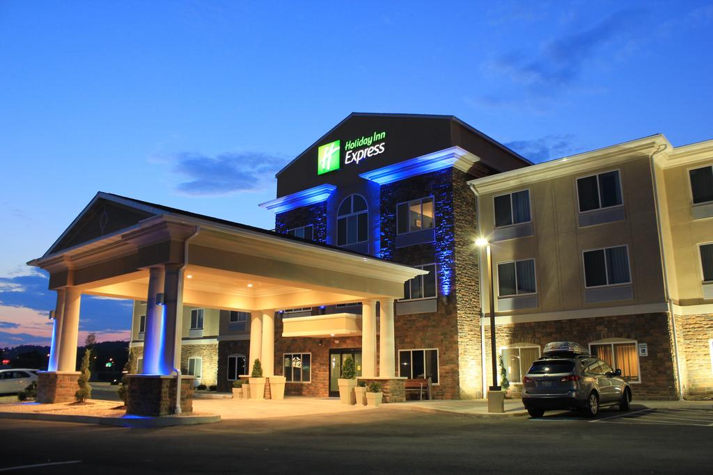 Holiday Inn Express and Suites Belle Vernon