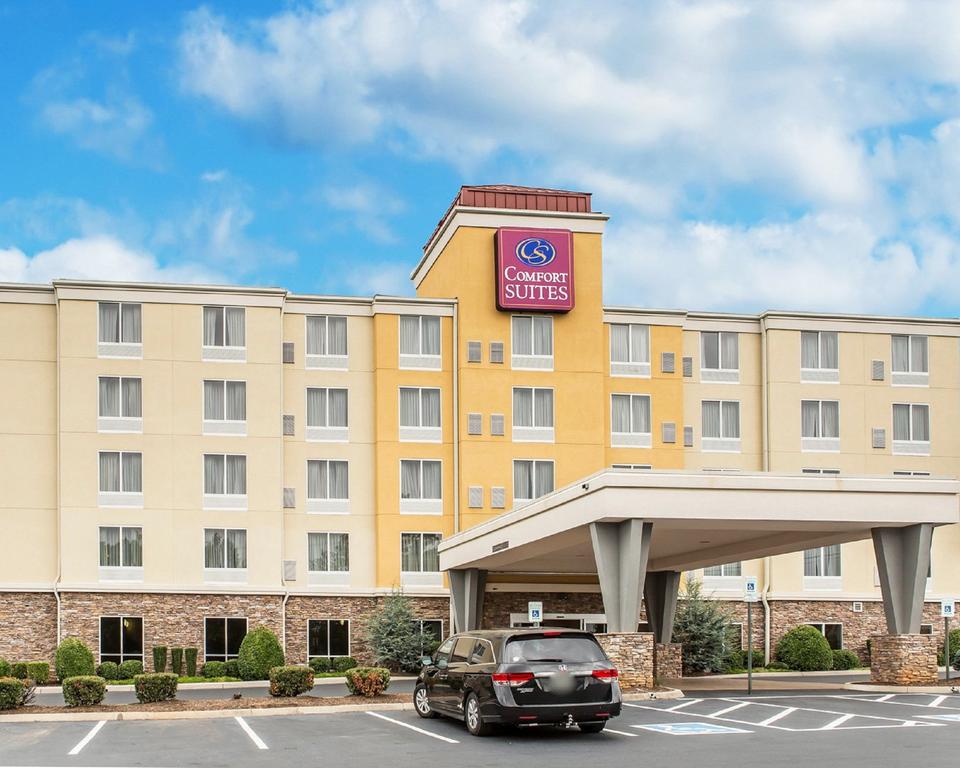 Comfort Suites North