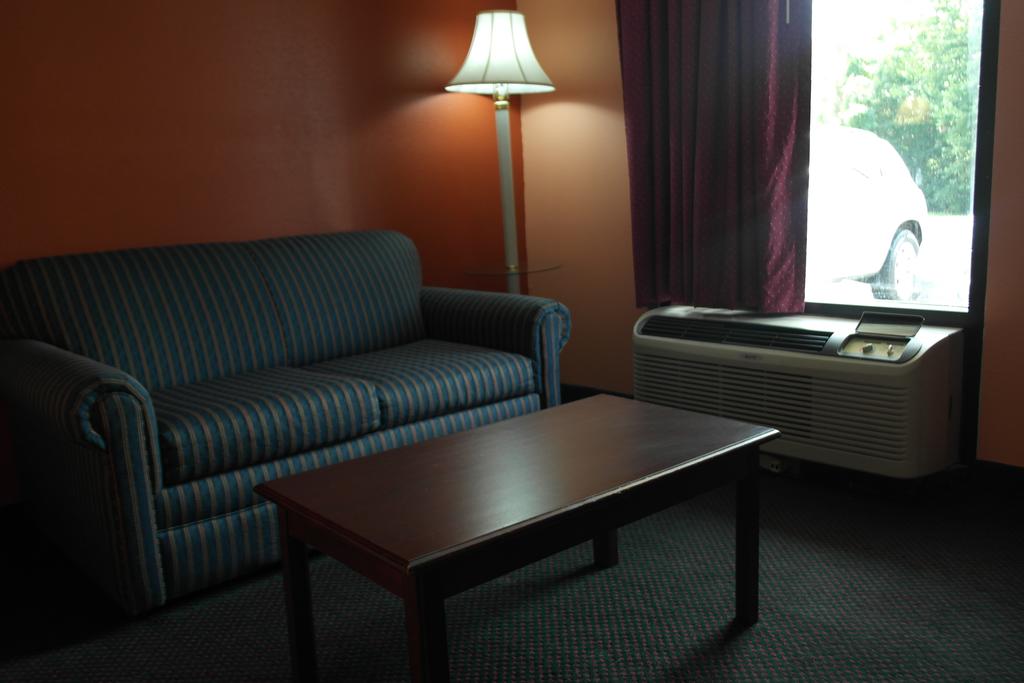 Americas Best Value Inn and Suites-Knoxville North