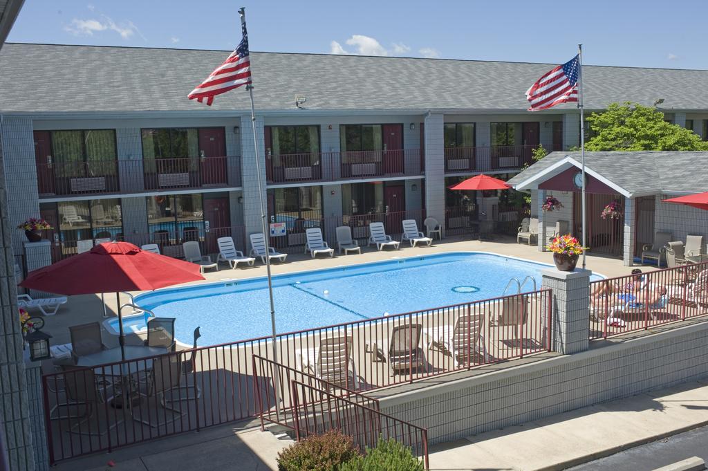 Branson Yellow Rose Inn and Suites