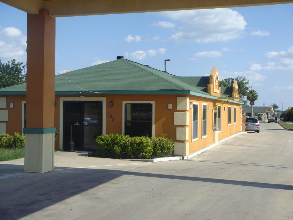 Hondo Executive Inn