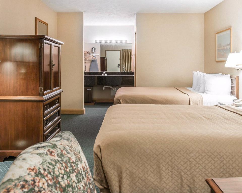 Quality Inn and Suites Mackinaw City