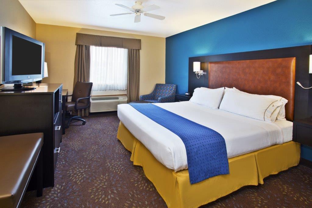 Holiday Inn Exp Mackinaw City