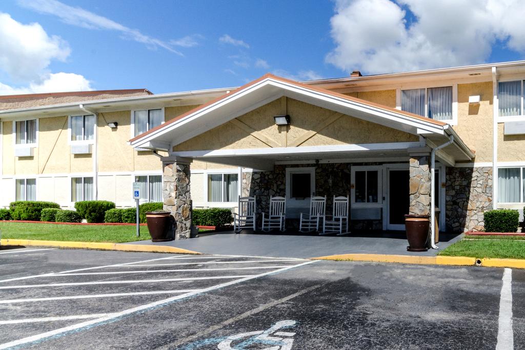 Rodeway Inn and Suites