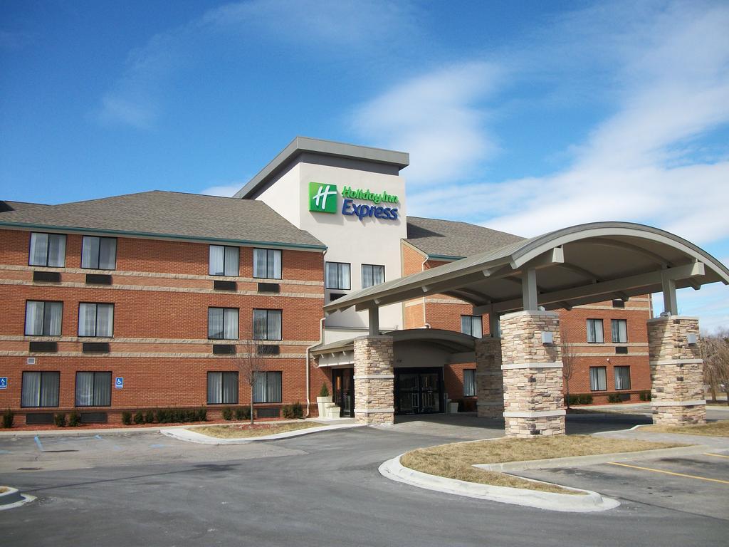 Holiday Inn Express Romulus Detroit Airport