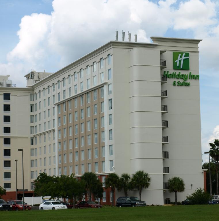 Holiday Inn and Suites Across from Universal