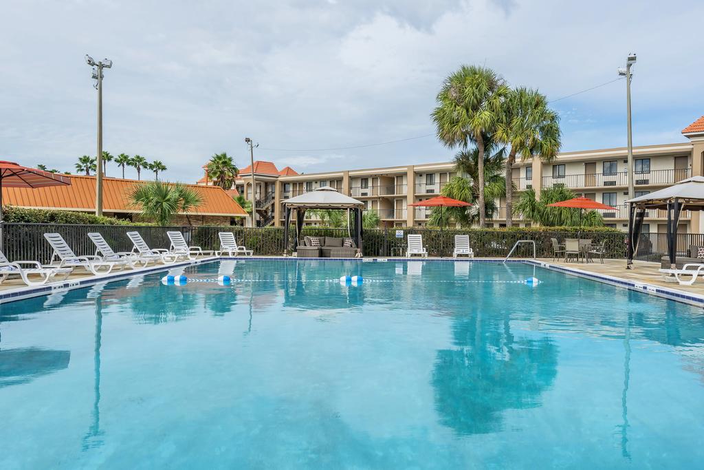 Quality Inn and Suites Kissimmee by The Lake