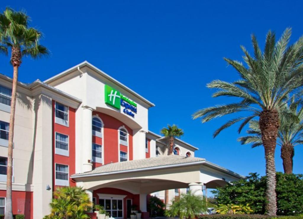 Holiday Inn Express Hotel and Suites Orlando Airport