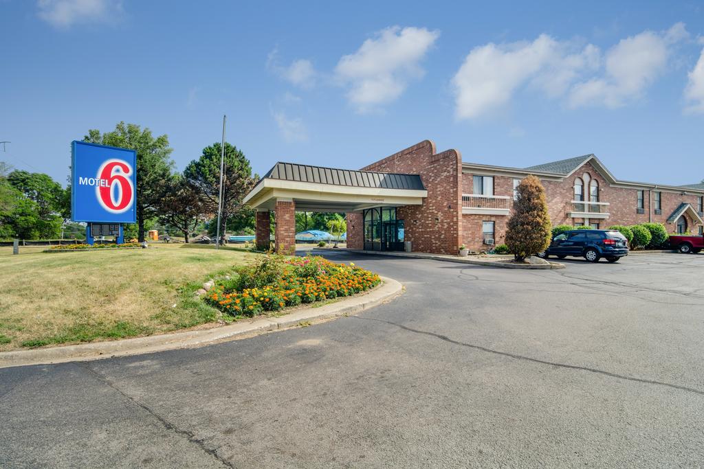 Motel 6 Waukegan