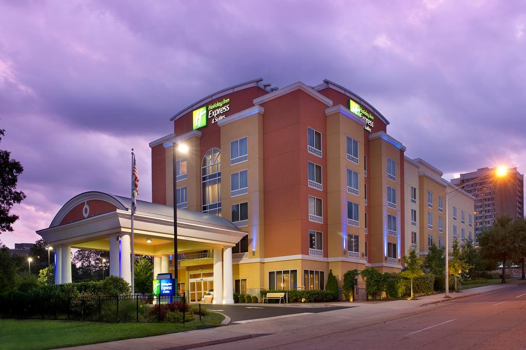 Holiday Inn Exp Stes Downtown