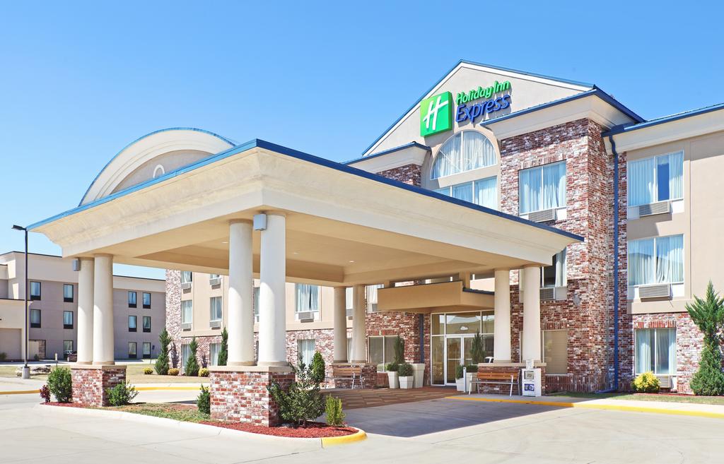 Holiday Inn Express And Suites