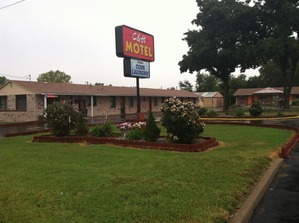 C and H Motel