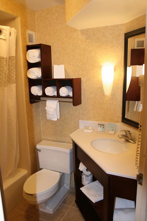 Hampton Inn Columbia Airport