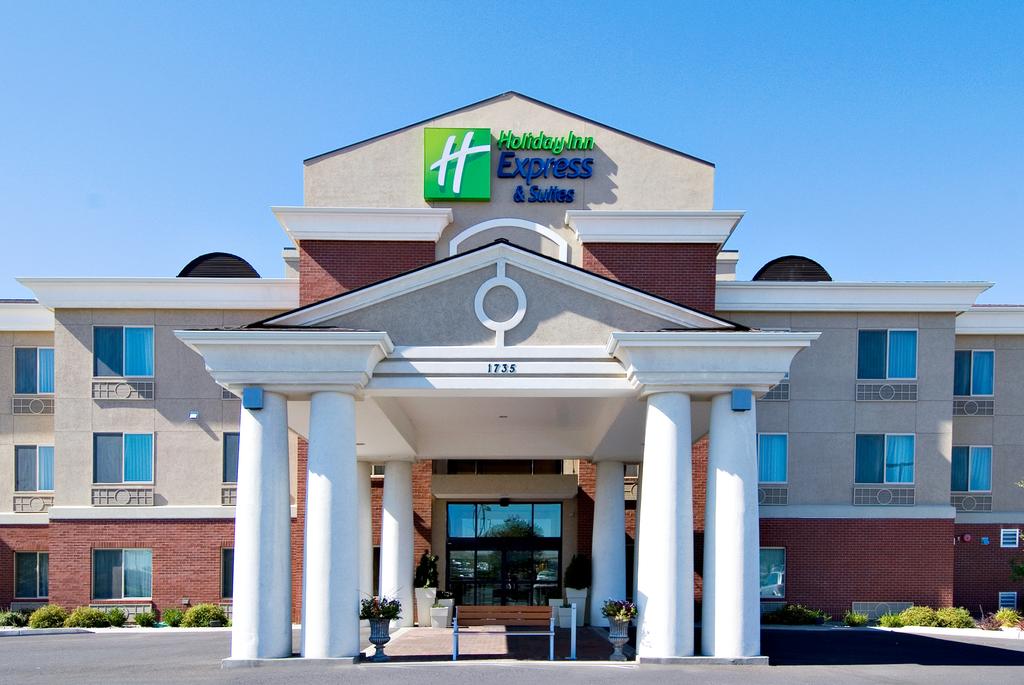 Holiday Inn Express Suites Moses Lake