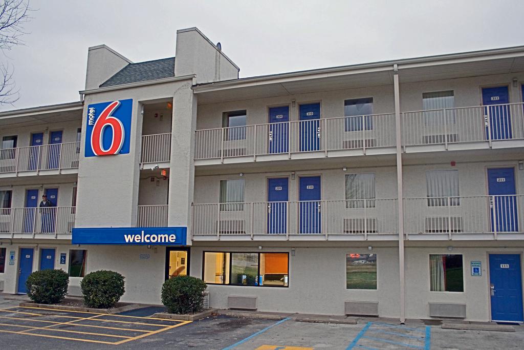 Motel 6 Charleston East Maccorkle Avenue