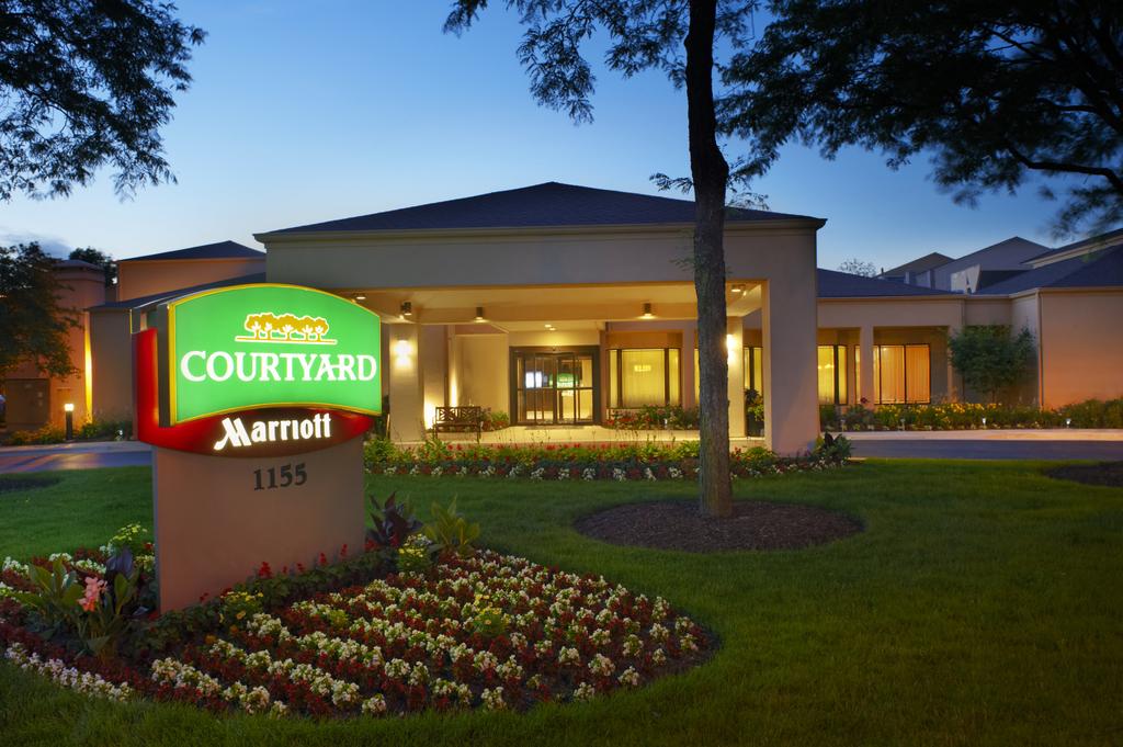 Courtyard Chicago Naperville