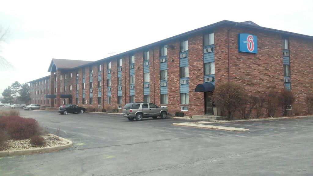 Motel 6 Naperville