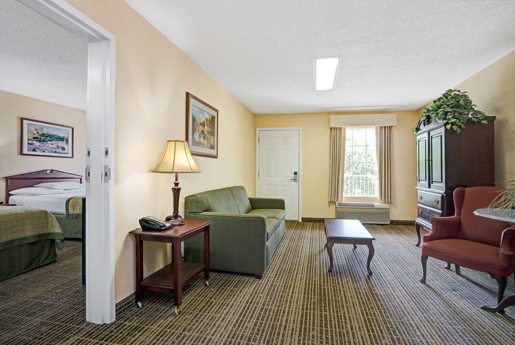 Baymont Inn and Suites Smithfield