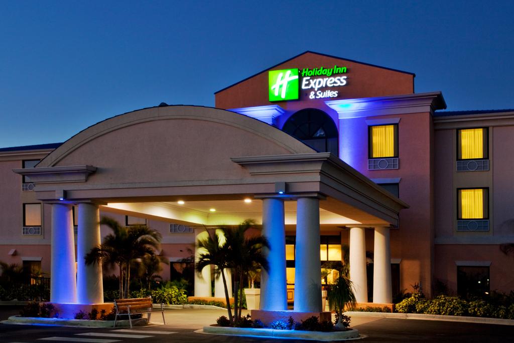 Holiday Inn Express Hotel and Suites Lake Okeechobee