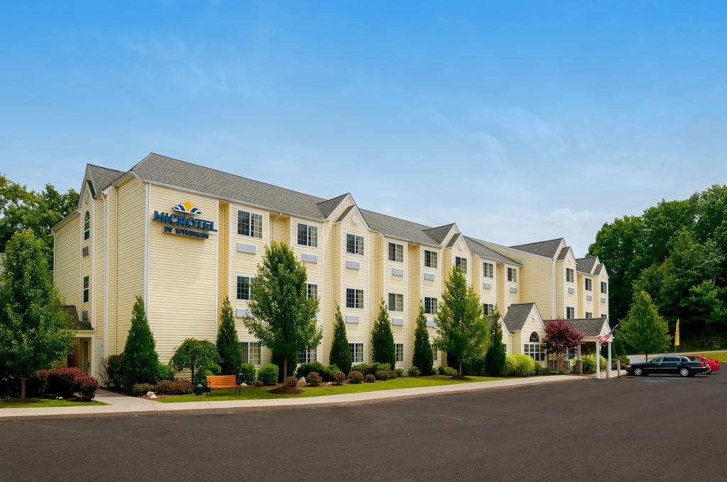 Microtel Inn and Suites by Wyndham Beckley East