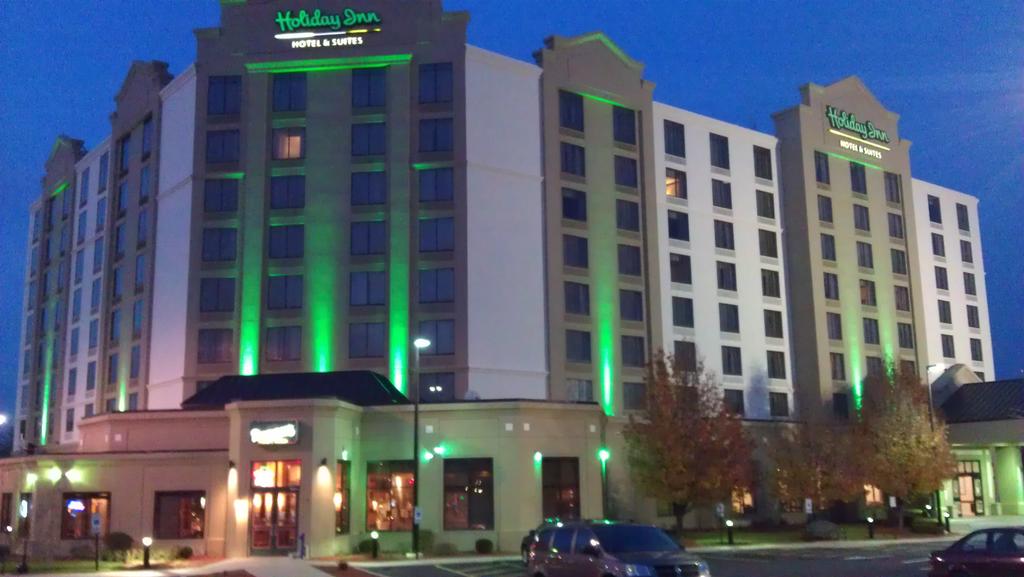 Holiday Inn Hotel  Stes Nw Elgin