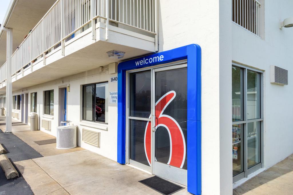 Motel 6 Redding Central