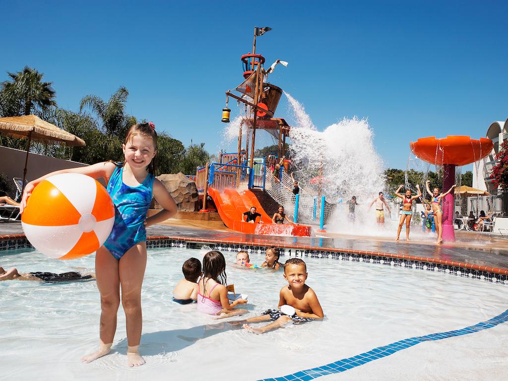 Howard Johnson Anaheim Hotel and Water Playground