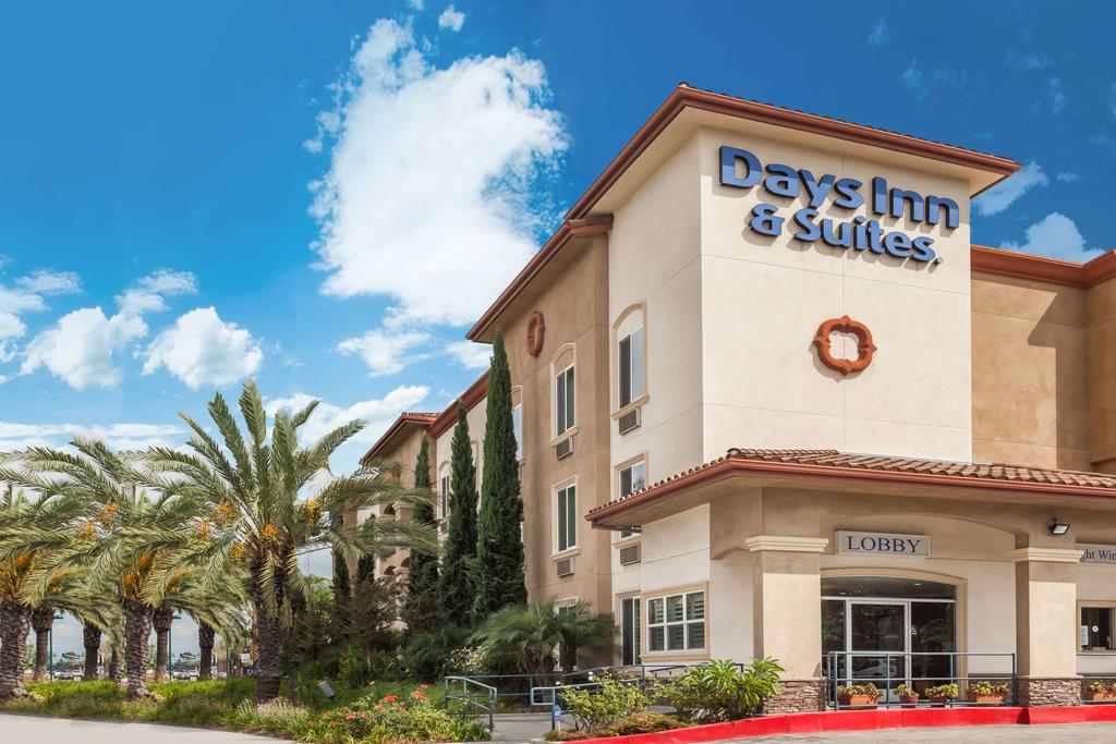 Days Inn and Suites Anaheim Resort