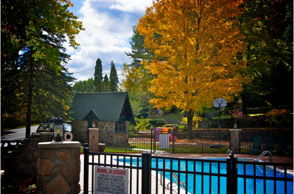 Adirondack Diamond Point Lodge