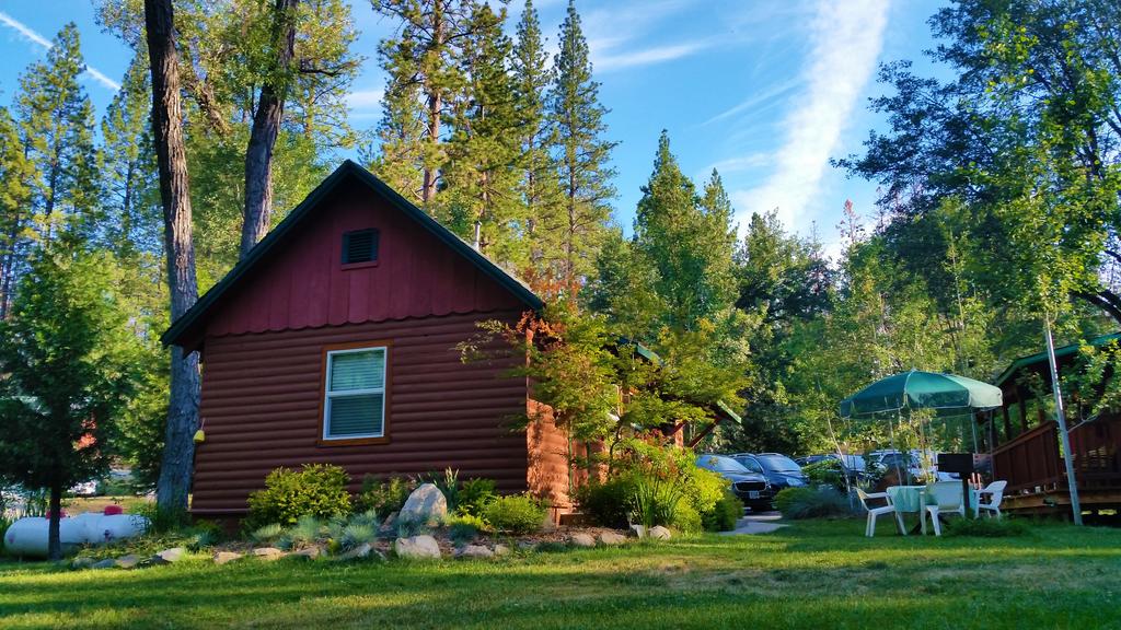 Yosemite Riverside Inn