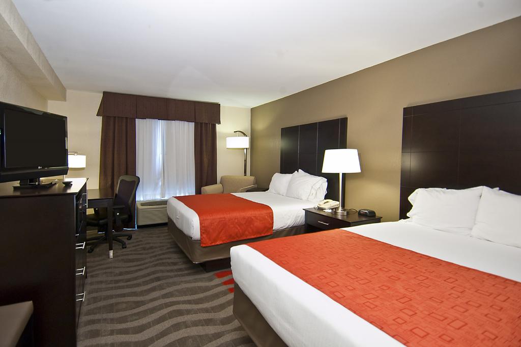 Holiday Inn Express And Suites