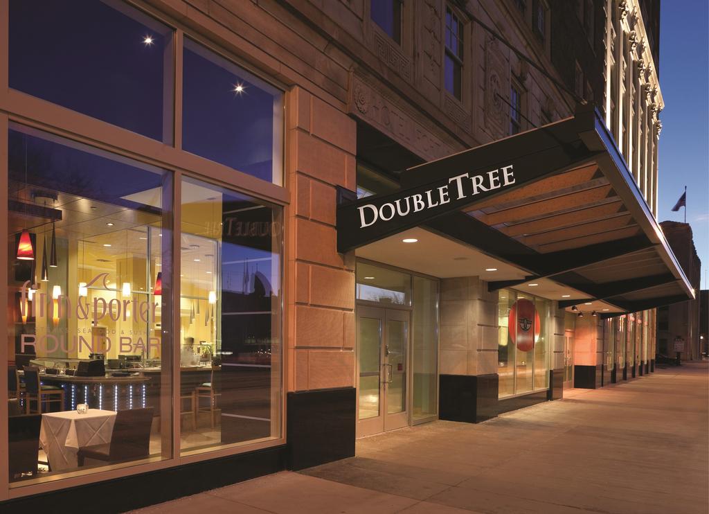 DoubleTree Suites by Hilton Detroit Downtown Fort Shelby