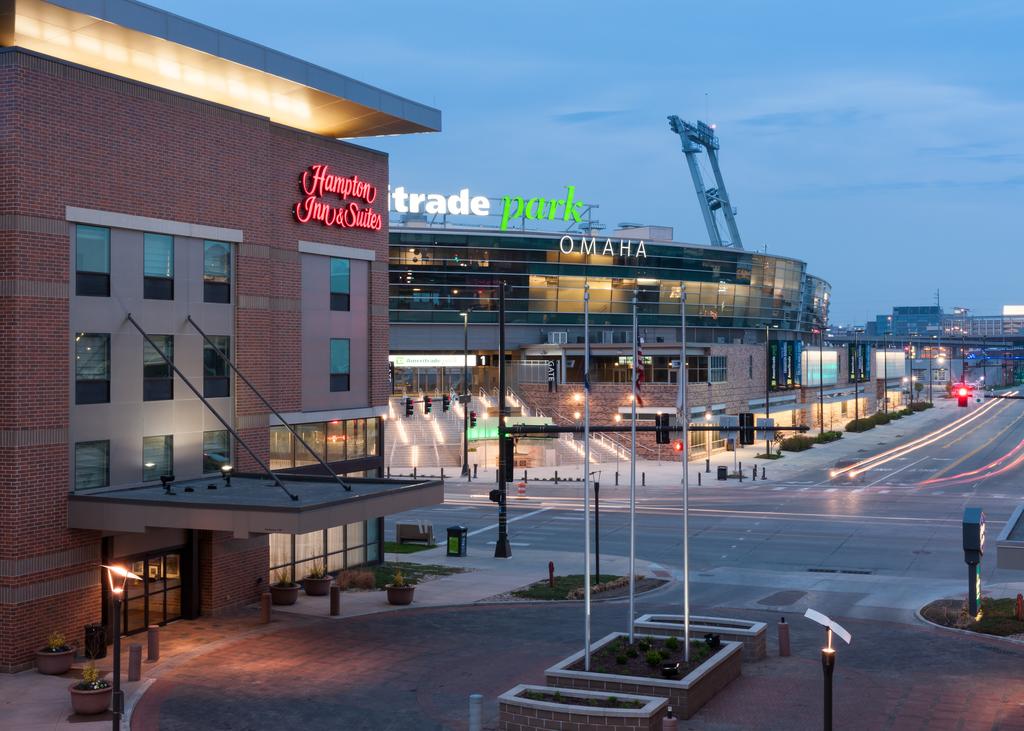 Hampton Inn and Suites Omaha Downtown