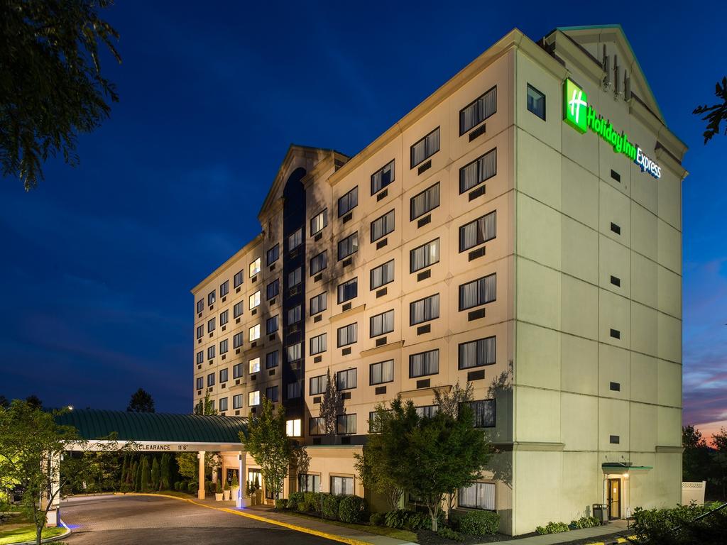 Holiday Inn Express Hauppauge