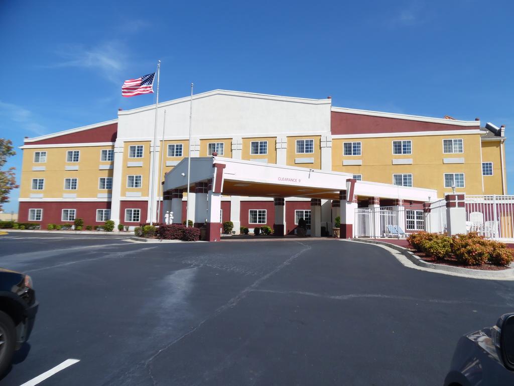 Days Inn and Suites Union City