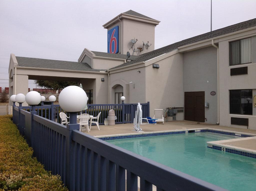 Motel 6 Dallas Northeast