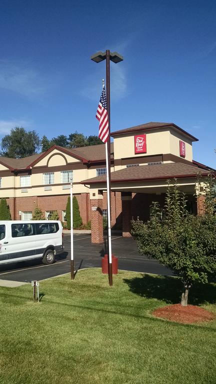 Red Roof Inn and Suites Lake Orion-Auburn Hills