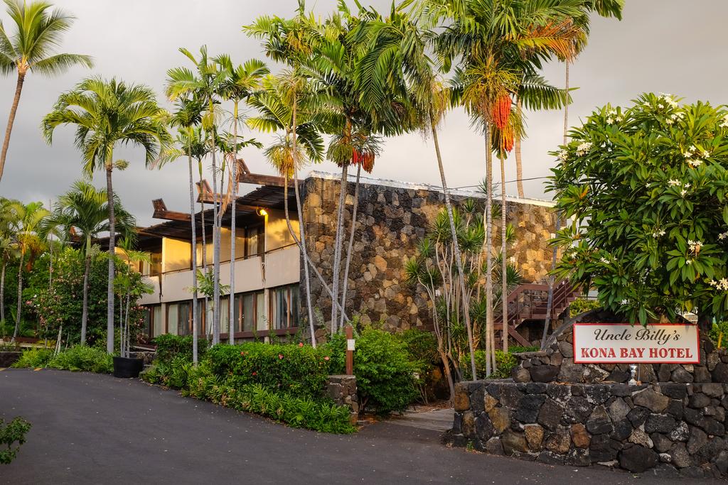 Uncle Billys Kona Bay Hotel